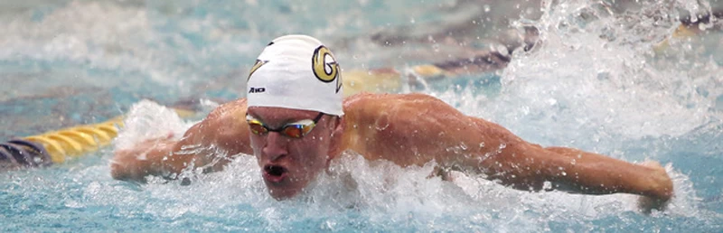 Wolsey Hall Oxford student, Dylan Arzoni, swimming. 