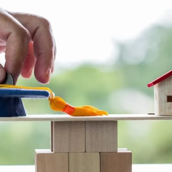 Weighing scales on the benefits of home education.